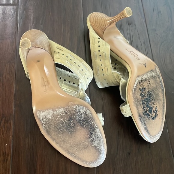 Salvatore Ferragamo ☀︎︎ Smeraldo Gancini Cut Out Suede Slides Sandals ☀︎︎ Gold - Picture 2 of 3